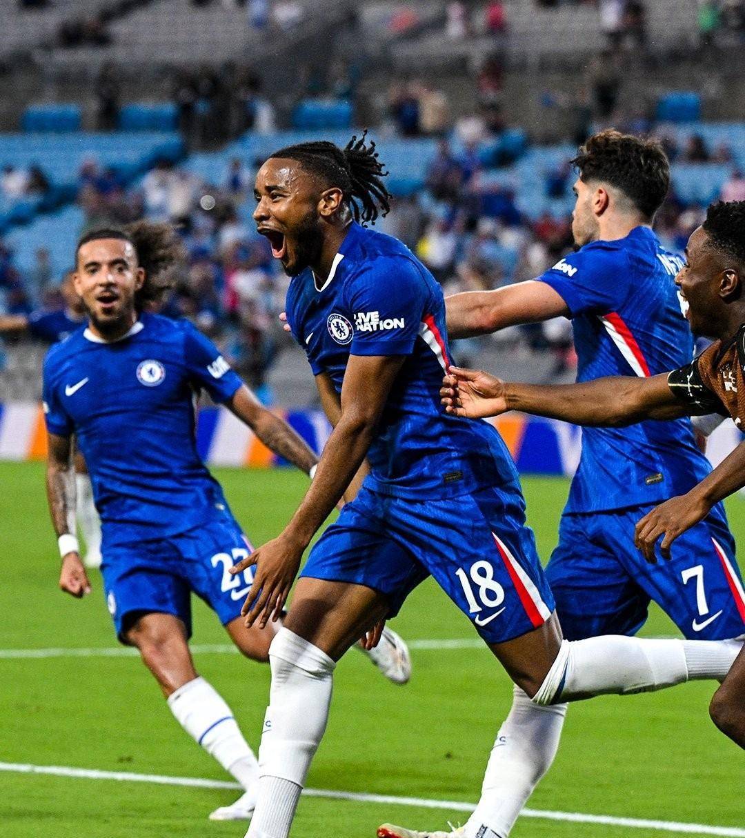 九游游戏旧版本-Faker在切尔西比赛中表现优异，爆冷引发热议！(faker对卢本伟评价)