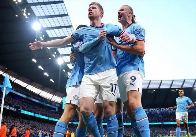 九游游戏旧版本-老鹰带队取胜！，德布劳内重要时刻战术调整赢得满堂喝彩(德布劳内阿尔瓦雷斯)