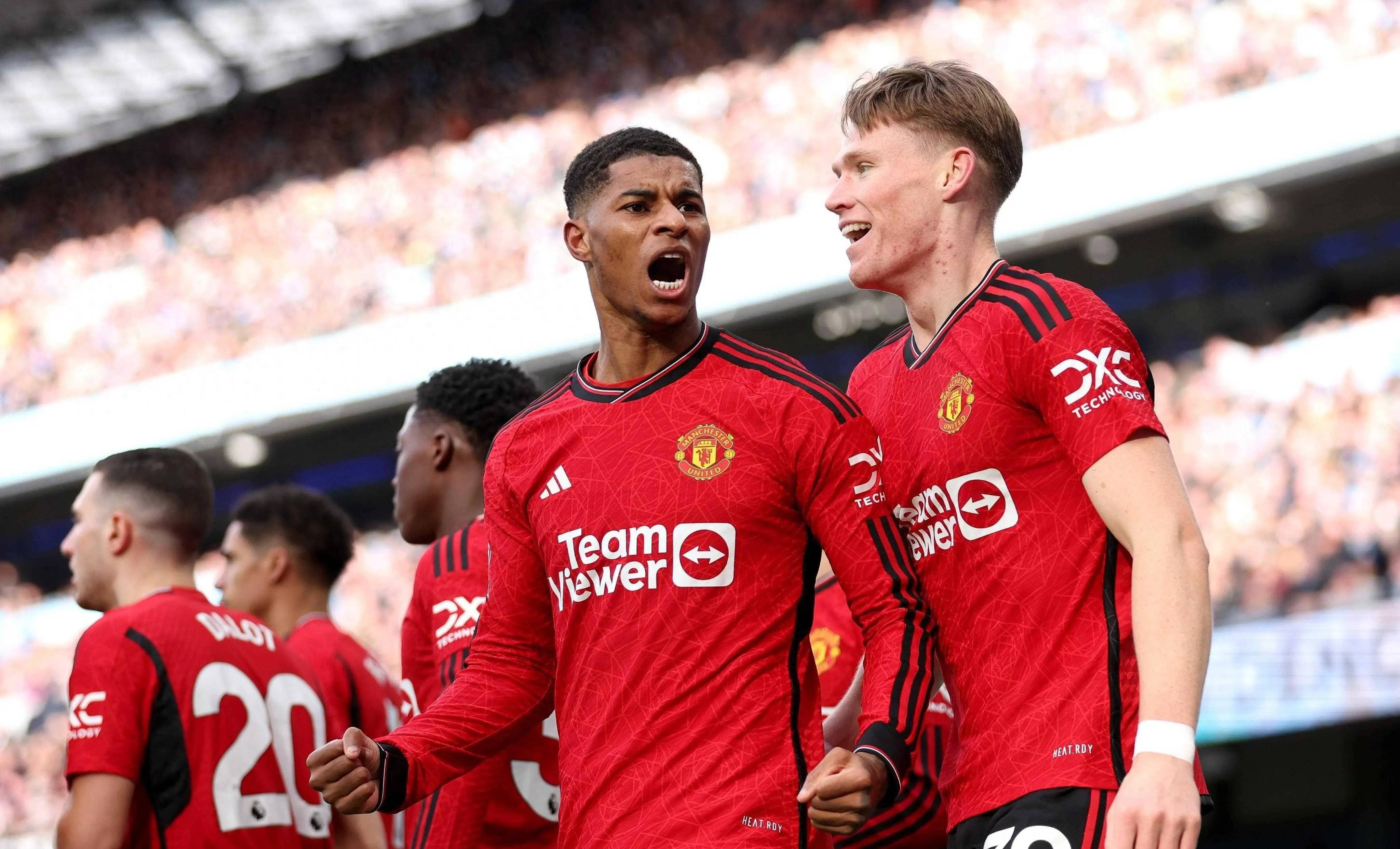 九游旧版本下载链接-重返赛场首场状态出色，曼联观众沸腾！，库里重返赛场全场沸腾不已的简单介绍