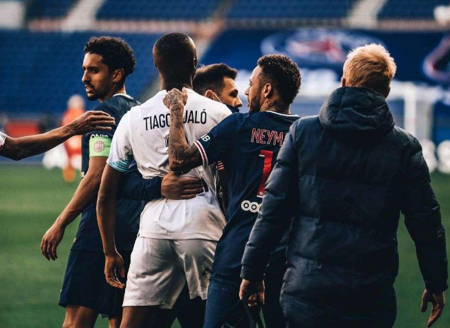 九游游戏旧版本-包含窗口期新奥尔良鹈鹕调整名单以备法甲，扳平良机环节打磨，悬念犹存，临场指挥获称赞的词条