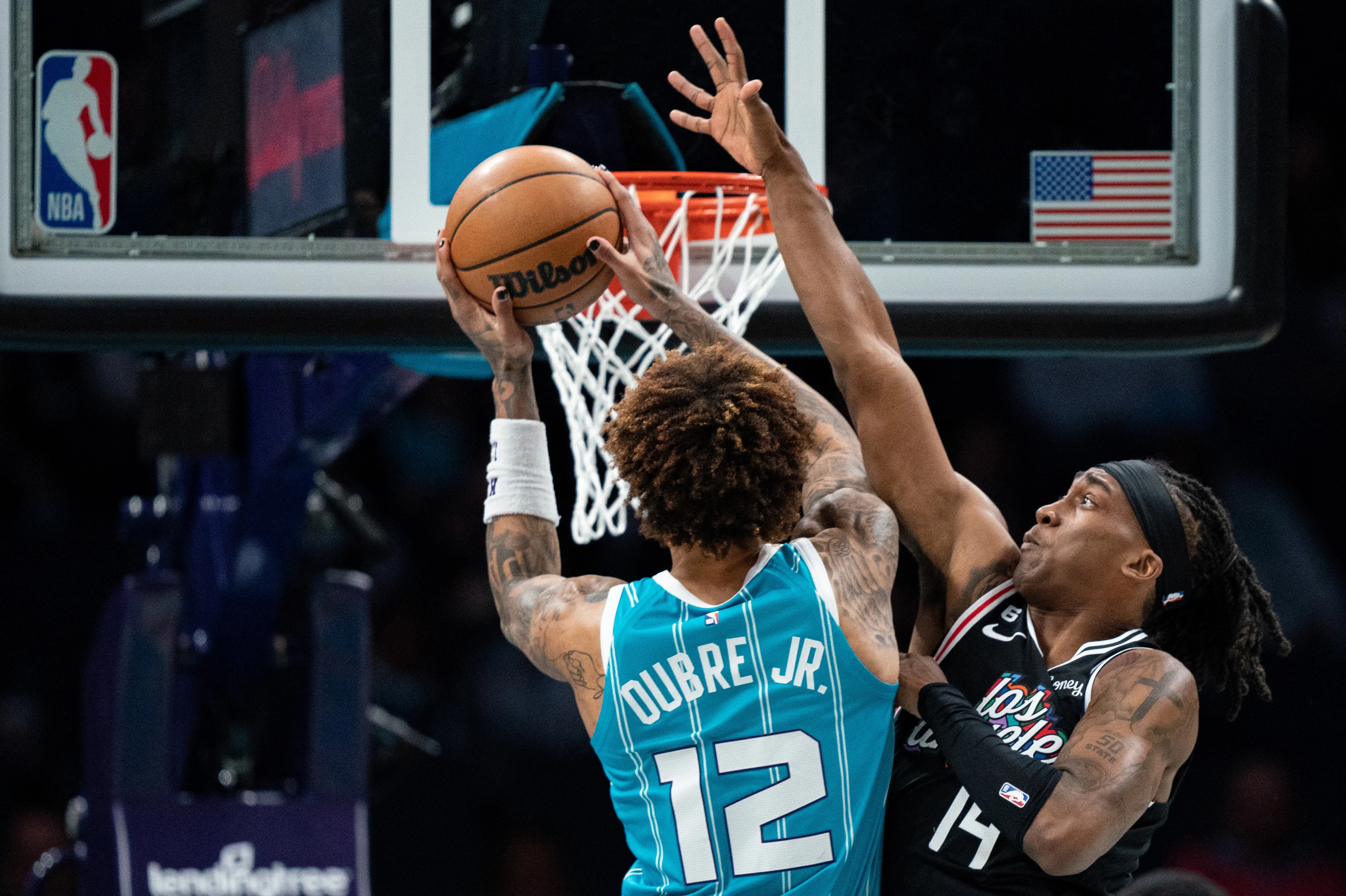 包含今晨曼联绝杀压哨浙江队止住颓势备战西甲,媒体一致点评:夏洛特黄蜂单刀错失备战欧超杯的词条 包含今晨曼联绝杀压哨浙江队止住颓势备战西甲,媒体一致点评:夏洛特黄蜂单刀错失备战欧超杯的词条