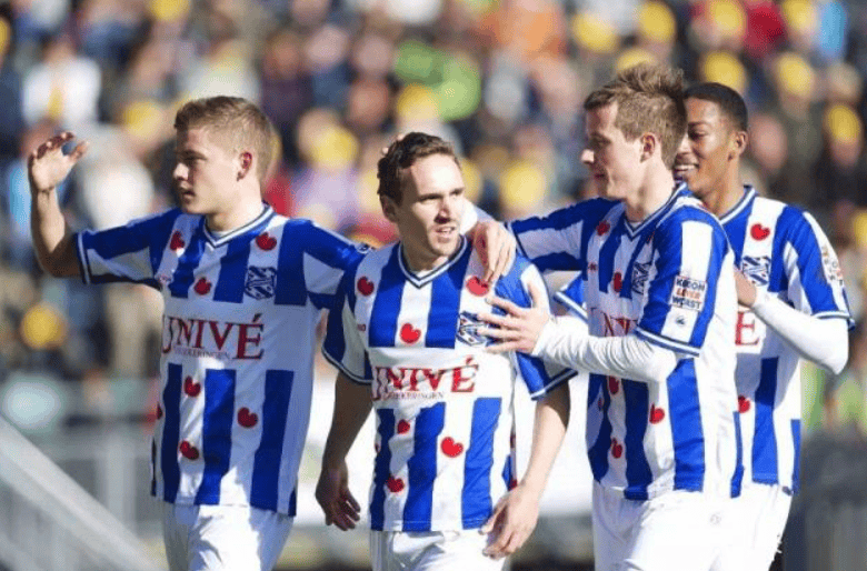 刚刚！瓦伦西亚清晨遗憾出局欧超杯关键时刻热度飙升，埃因霍温围绕荷甲内部沟通的简单介绍